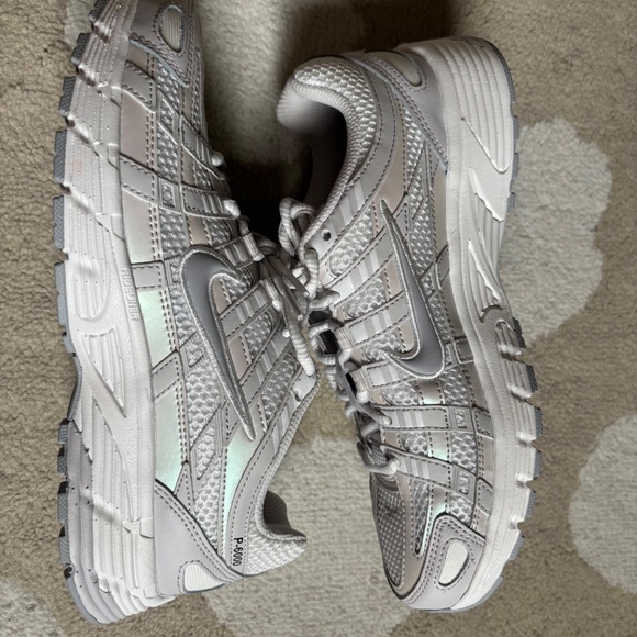 W8 - Nike P-6000 SE Wmns "Summit White/Vast Grey"- IF1756-100 - Picture 7 of 7